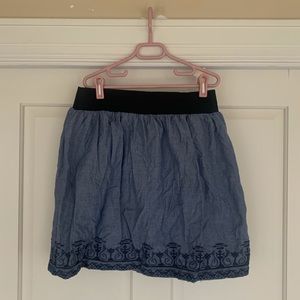 Embroidered skirt
